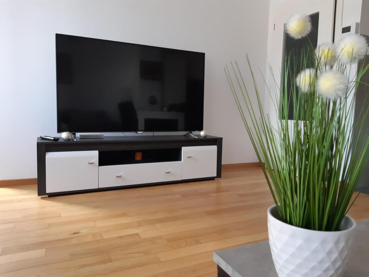 Apartman Dijana บันยาลูกา ภายนอก รูปภาพ