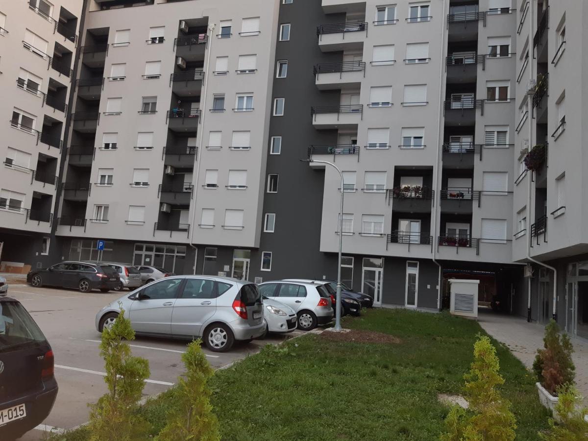 Apartman Dijana บันยาลูกา ภายนอก รูปภาพ